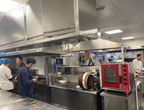 饭店餐饮猛火灶厂家告诉你餐饮大香蕉啪啪设备和家用大香蕉啪啪设备有什么不同